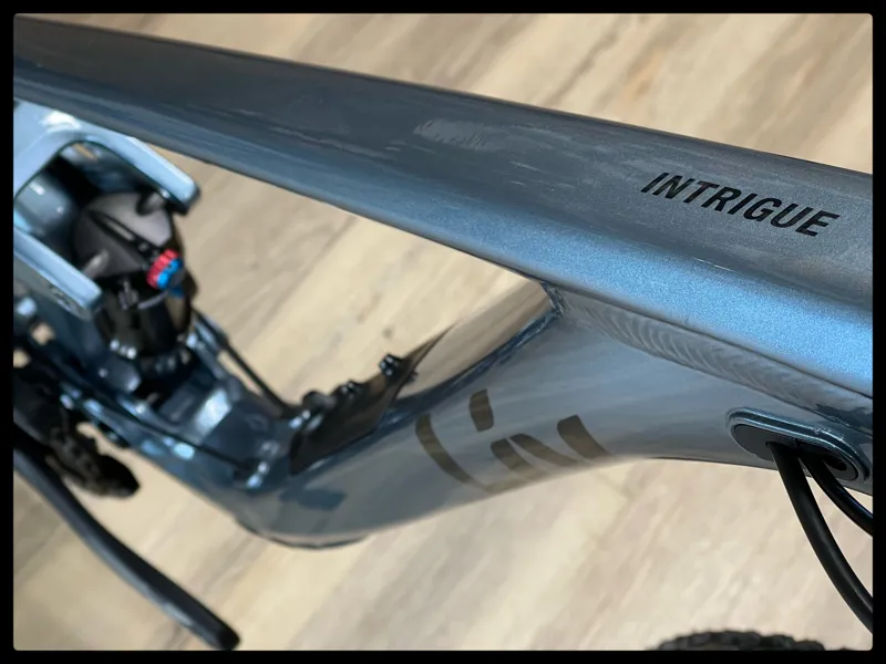 Liv Intrigue 2 Small Aged Denim Womens 2023-3